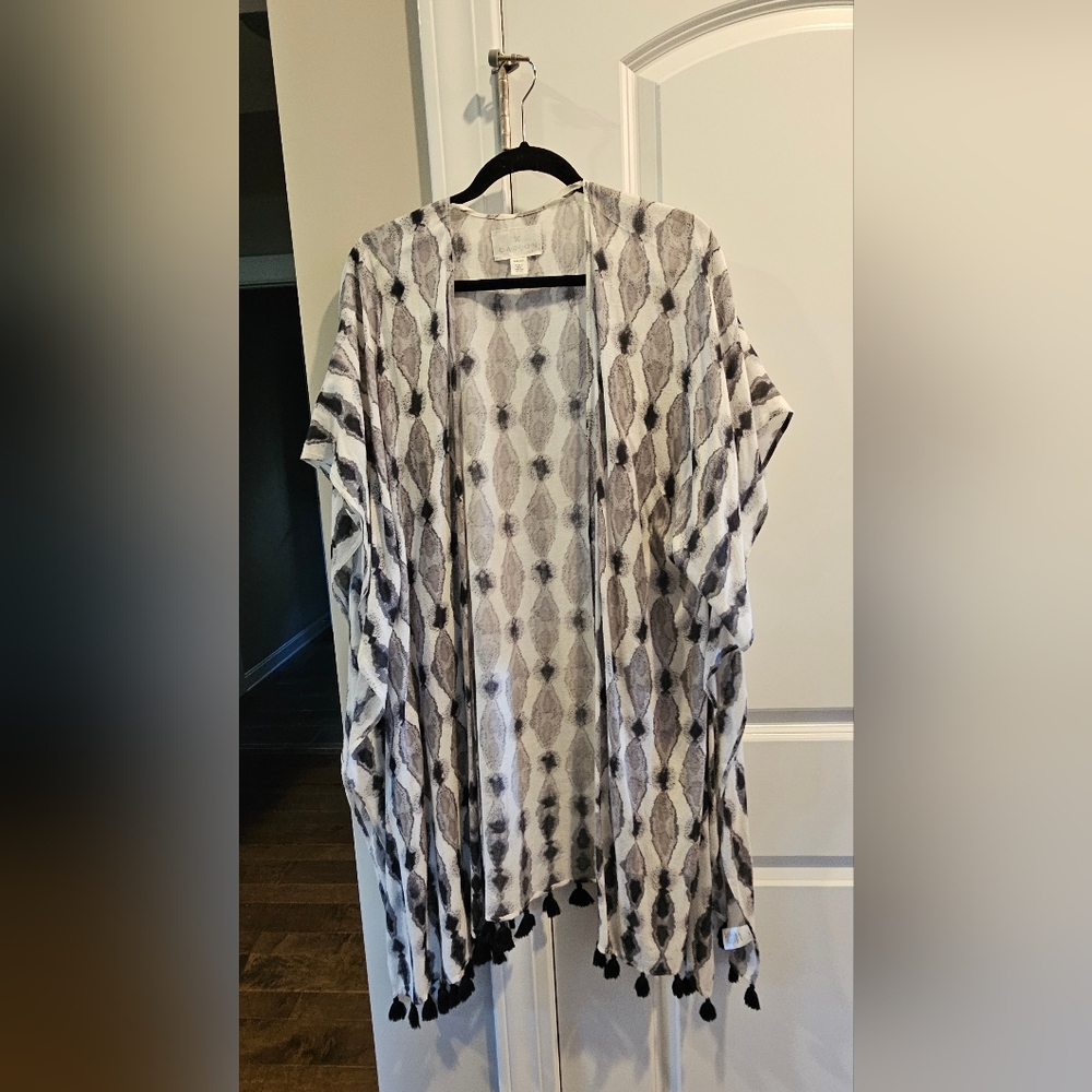 Elegant Gray and Black Caftan